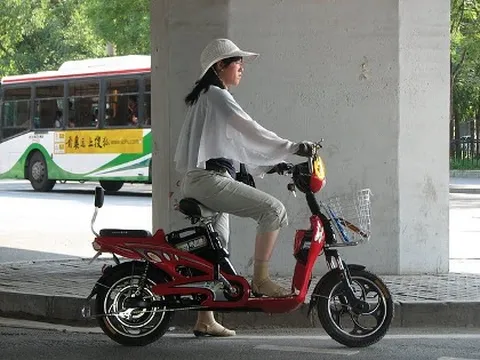 Trung Quốc “đau đầu” với xe đạp điện