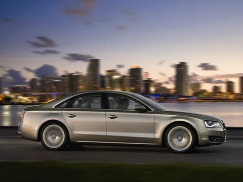 Audi A8 2010: Thế giới không thuộc về S-Class và 7-Series