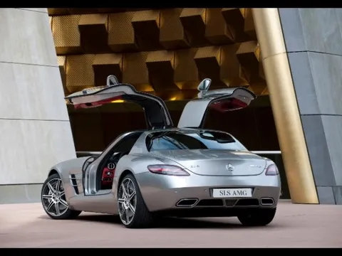 SLS AMG - “cánh chim tốc độ” của Mercesdes sắp về Việt Nam
