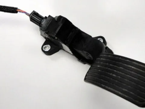 Toyota công bố cách sửa lỗi dính chân ga