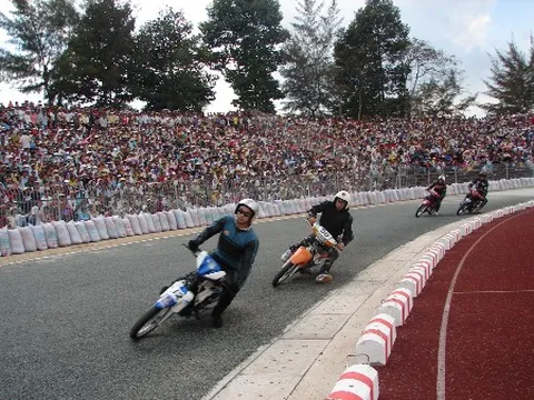 Đua xe 125cc chào xuân Canh Dần