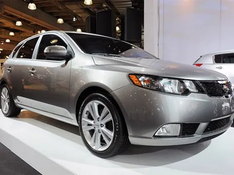 Kia trình làng Forte 5 cửa