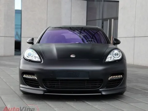 Siêu xe Porsche Panamera 'độ' toàn đen