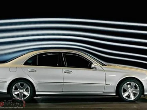                     Mercedes-Benz E-Class có thể bị lỗi không bung túi khí