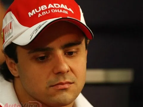 Felipe Massa lo lắng về tương lai tại Ferrari