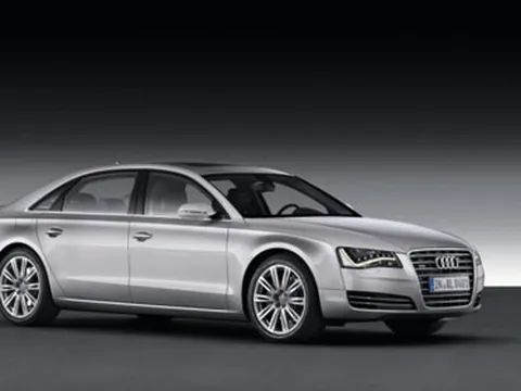 Audi A8 L 2011 có giá hơn 100.000 USD