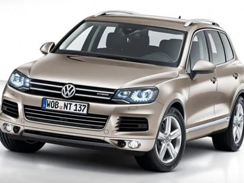 Touareg R Hybrid thách thức Porsche Cayenne Turbo