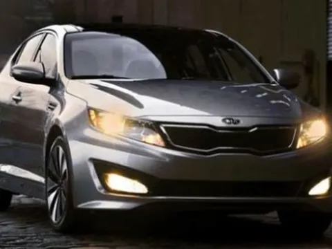 Kia Optima 2011 có giá gần 20.000 USD 