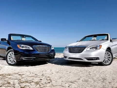 Giá bán chính thức của Chrysler 200 Convertible 2011