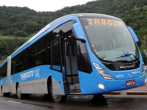 Xe buýt Mercedes phục vụ World Cup 2014