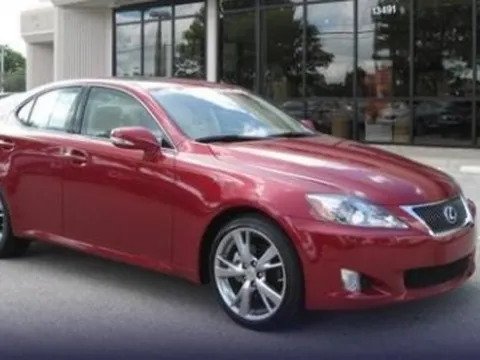 1,7 triệu xe Lexus và Avensis "dính" lỗi rò rỉ nhiên liệu