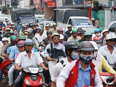 Những nghịch lý của việc thu phí qua đầu xe
