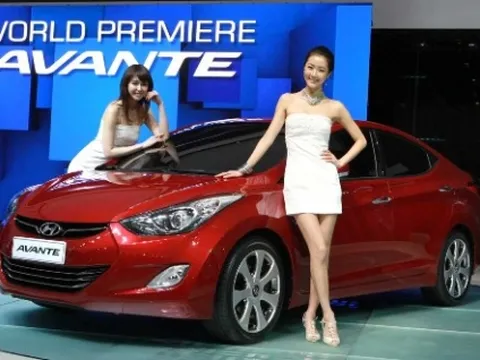 Hé lộ thông tin và hình ảnh mới về nội thất Elantra 2011