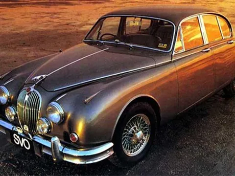  Jaguar – Chiếc xe được cả thế giới thèm muốn!