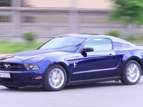 Mustang giá 2 tỷ đồng tại Việt Nam