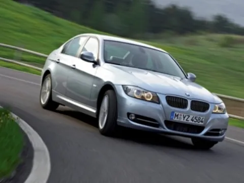 Cơn lốc khuyến mãi lớn từ BMW 3 Series!
