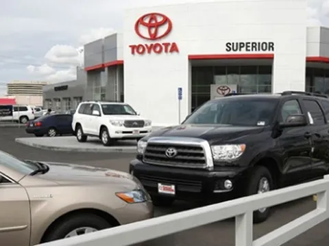 Xử lý kẹt chân ga trên xe Toyota