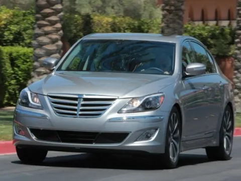Hyundai Genesis 5.0 R-Spec 2013 đã có giá bán