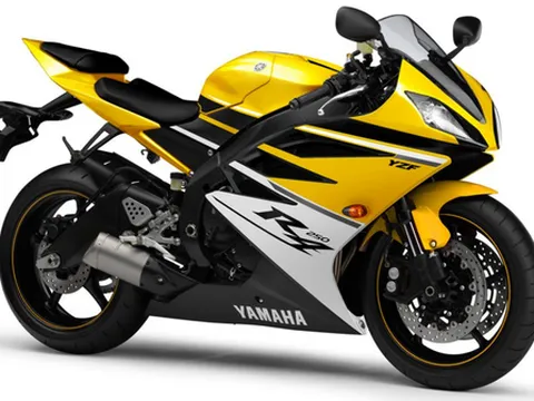 Sắp ra mắt Yamaha YZF-R250 giá rẻ