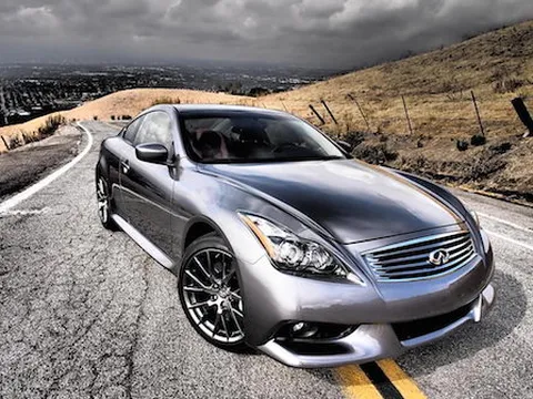 Infiniti vẫn tiếp tục bán G37 vào năm sau