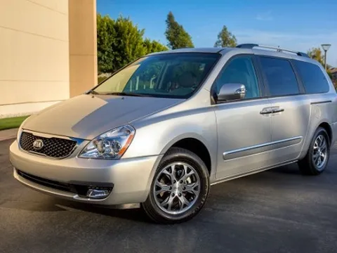 Kia Carnival 2014: xe giá rẻ cho gia đình