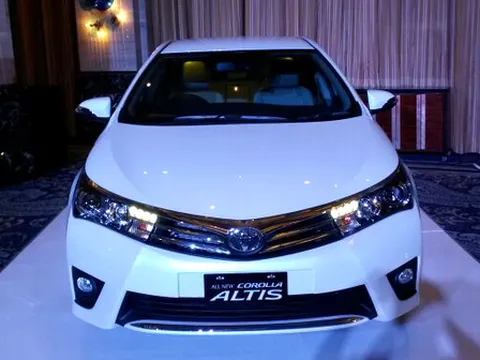Corolla Altis 2014 ra mắt tại Indonesia