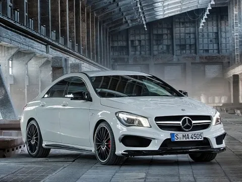 Mercedes CLA45 AMG: xe đua hạng sang lộ diện