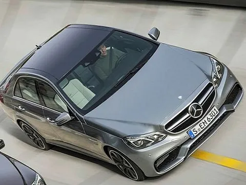 Mercedes-Benz E63 AMG lộ diện