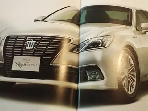 Xe sang Toyota Crown 2013 lộ ảnh mới