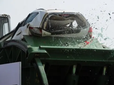 Honda phá hủy hơn 1000 xe mới