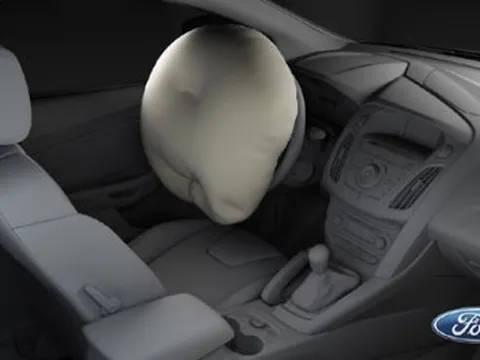 Ford Focus an toàn hơn với túi khí kiểu mới  