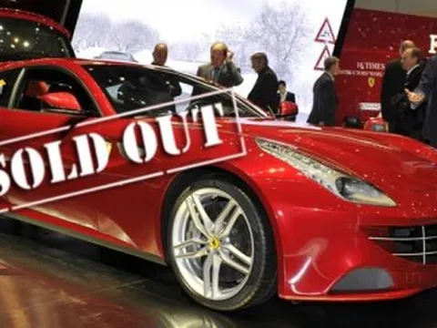 Ferrari FF và Lamborghini Aventador hết hàng