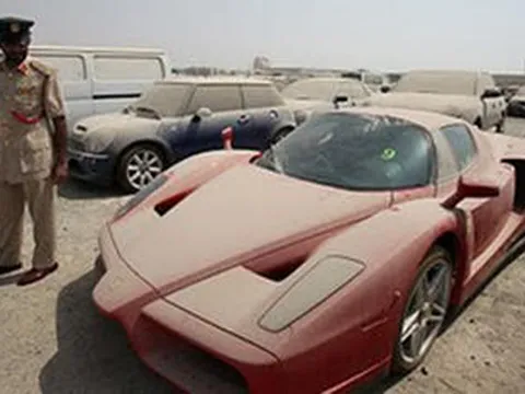 “Xót xa” 3.000 siêu xe bị bỏ rơi tại Ả Rập