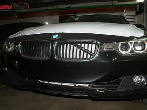 BMW 328i 2012 đã về đến Việt Nam
