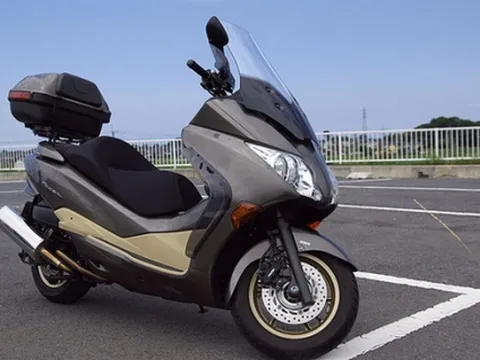 Honda giảm kịch liệt giá xe máy tại Nhật
