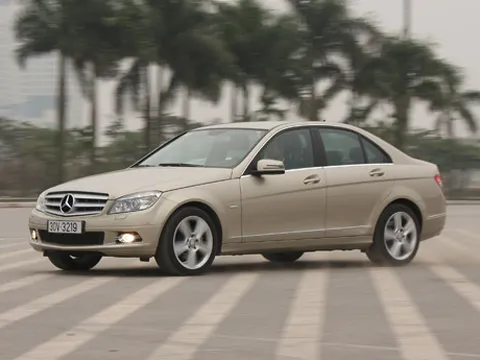 Mua GLK và C300 được hỗ trợ 5% phí trước bạ