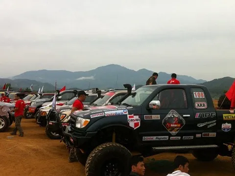 VOC 2012 khai mạc với dàn xe "khủng"