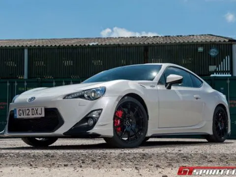 Toyota GT 86 phiên bản ở Anh có gì đặc biệt ?