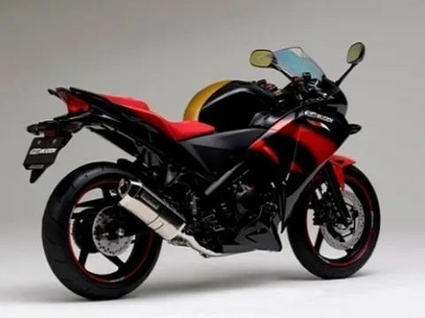 Honda CBR250R ấn tượng hơn với Mugen Kit
