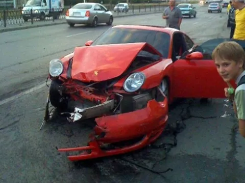 10 siêu xe gặp "hạn" trong tuần