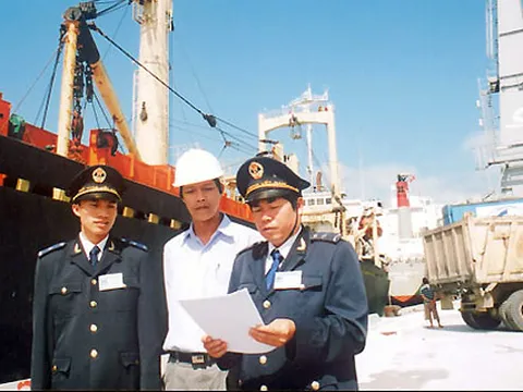 Tổng cục Hải quan tính giá thuế mới với ô tô nhập khẩu 