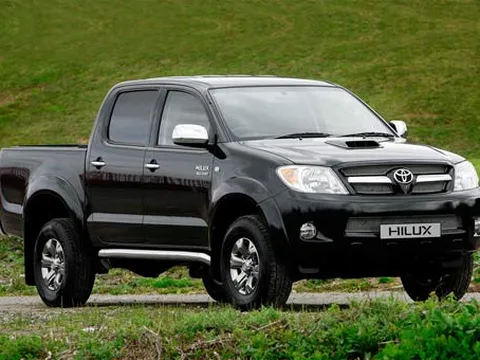 Toyota thu hồi xe bán tải Hilux