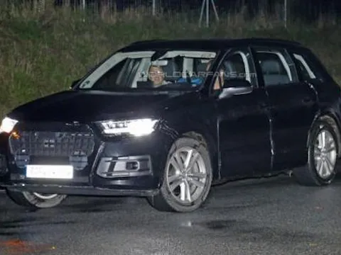 Audi Q7 mới lộ diện trong đêm