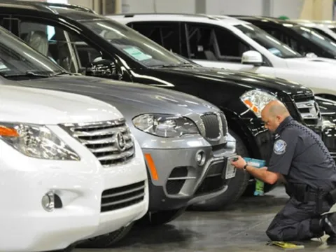 Lí do siêu xe ăn cắp về VN bị phát hiện