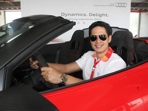 Bình Minh trổ tài lái siêu xe Audi ở Đài Loan
