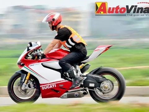Ducati 1199 Panigale S:  "Tên lửa" xa lộ