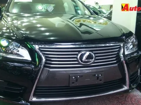 Lexus LS460L 2013 đầu tiên về Việt Nam