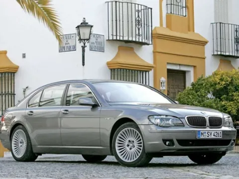 Lỗi phanh, Rolls Royce và BMW cùng gặp nạn thu hồi 