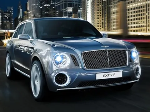 Bentley “gầm cao” lộ diện