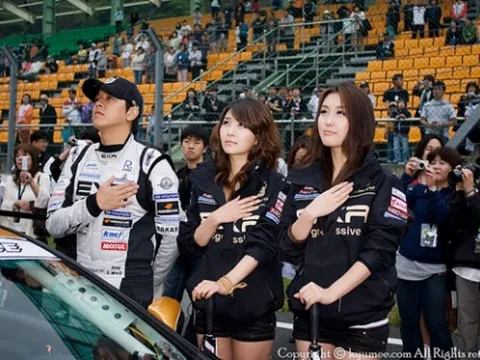 Mãn nhãn với chân dài tại CJ